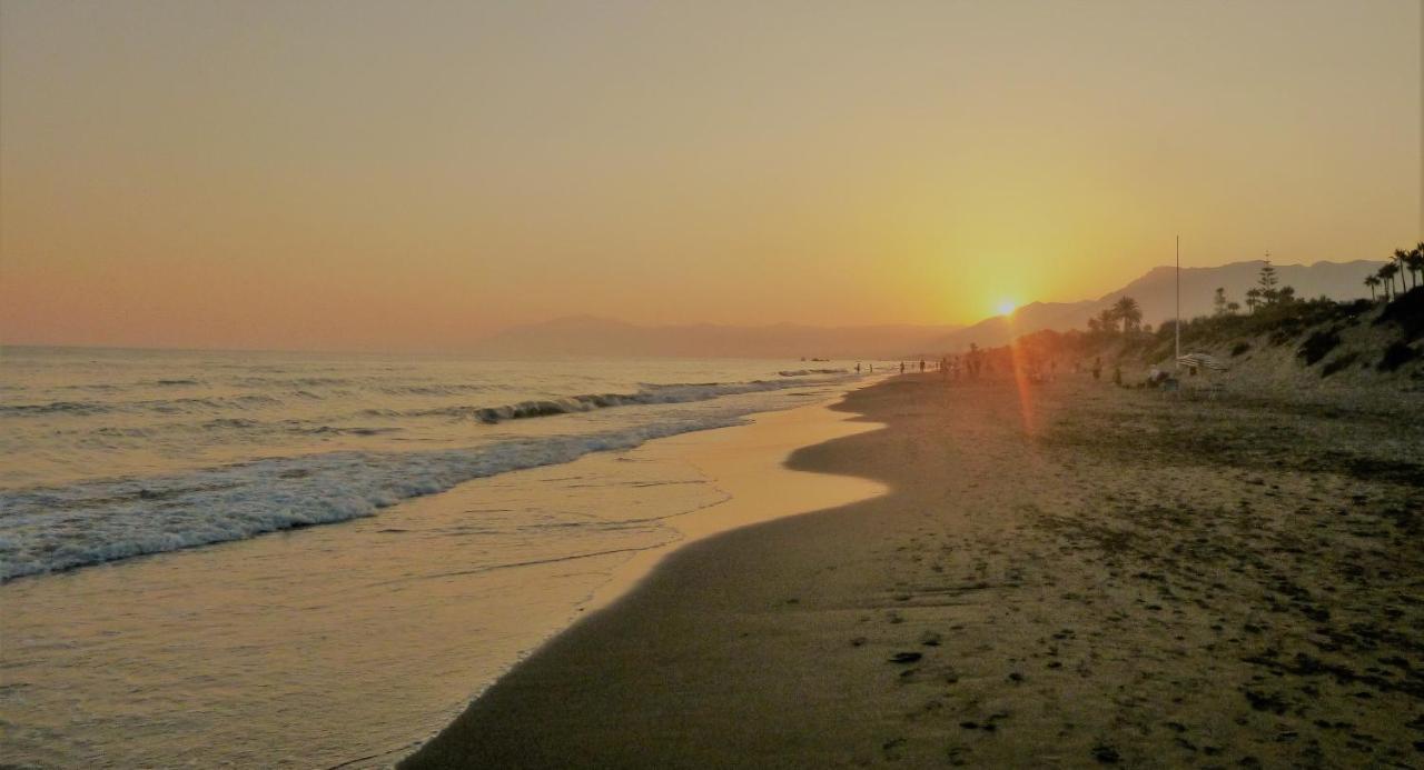 Romana Playa Marbella Vistas Al Mar Esterno foto